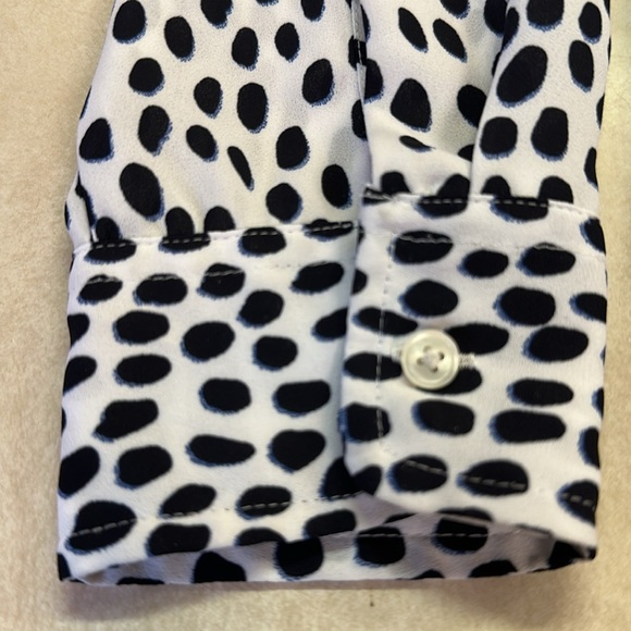 J. Crew Factory Button Up Long sleeved Black Polka Dot Blue on White Blouse XXS - Picture 8 of 8